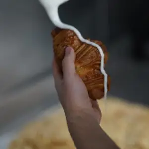 Glaçage Croissant aux Amandes Boulangerie Au Four à Bois Seloncourt